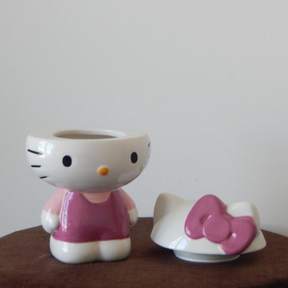 Silver Buffalo Sanrio Hello Kitty 3D Sculpted Ceramic Large Canister Jar New - Picture 8 of 11